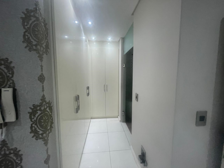 4 Bedroom Property for Sale in Essenwood KwaZulu-Natal