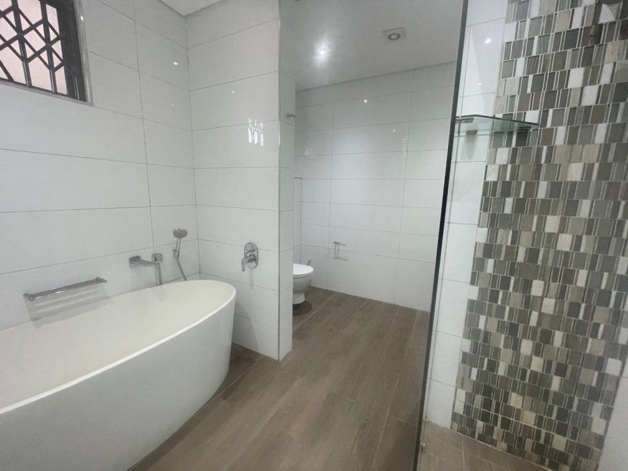 4 Bedroom Property for Sale in Essenwood KwaZulu-Natal