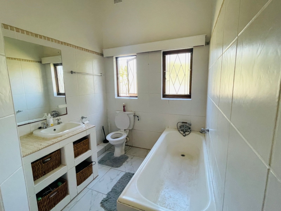 To Let 4 Bedroom Property for Rent in Kildare KwaZulu-Natal