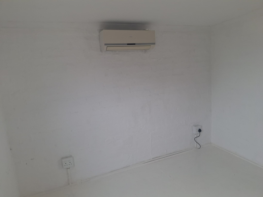 To Let 1 Bedroom Property for Rent in Park Hill KwaZulu-Natal