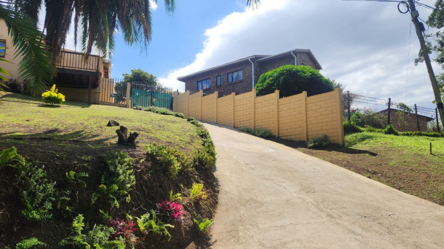 6 Bedroom Property for Sale in Glenmore KwaZulu-Natal
