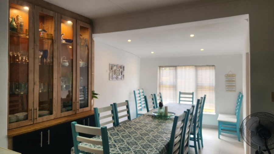 6 Bedroom Property for Sale in Glenmore KwaZulu-Natal
