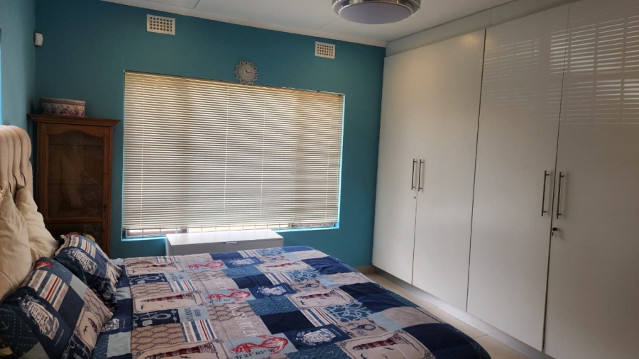 6 Bedroom Property for Sale in Glenmore KwaZulu-Natal