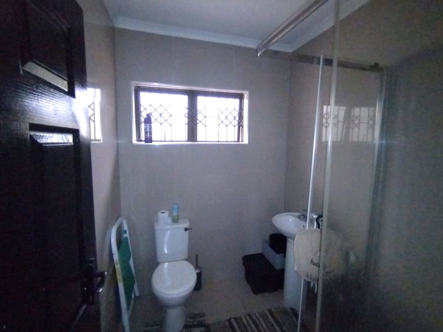 2 Bedroom Property for Sale in Amanzimtoti KwaZulu-Natal