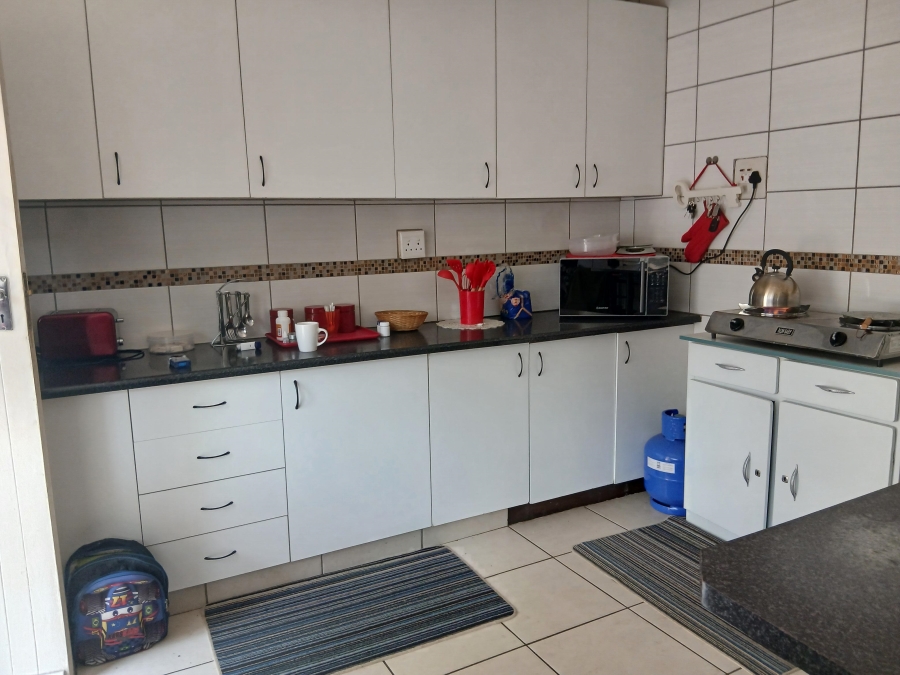 To Let 2 Bedroom Property for Rent in Grosvenor KwaZulu-Natal