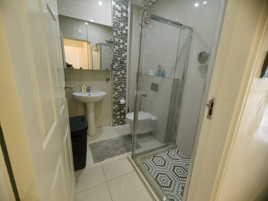 To Let 2 Bedroom Property for Rent in Umhlanga KwaZulu-Natal