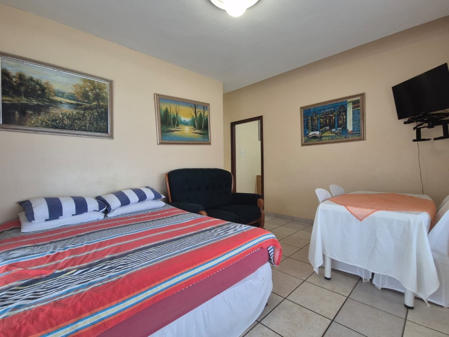 8 Bedroom Property for Sale in Tinley Manor KwaZulu-Natal