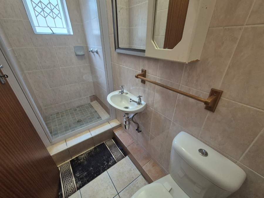 8 Bedroom Property for Sale in Tinley Manor KwaZulu-Natal