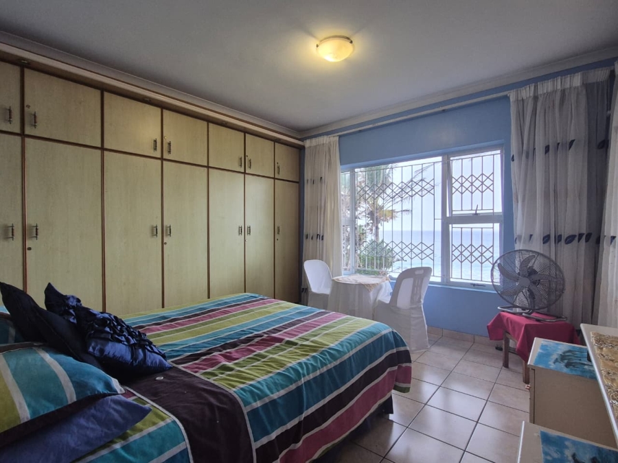 8 Bedroom Property for Sale in Tinley Manor KwaZulu-Natal