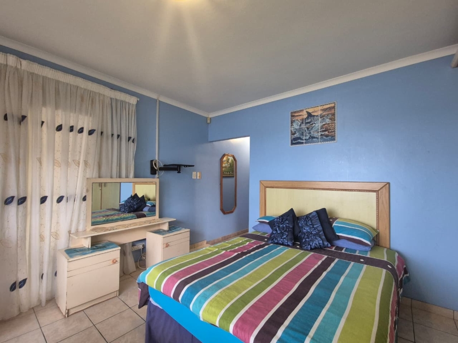 8 Bedroom Property for Sale in Tinley Manor KwaZulu-Natal