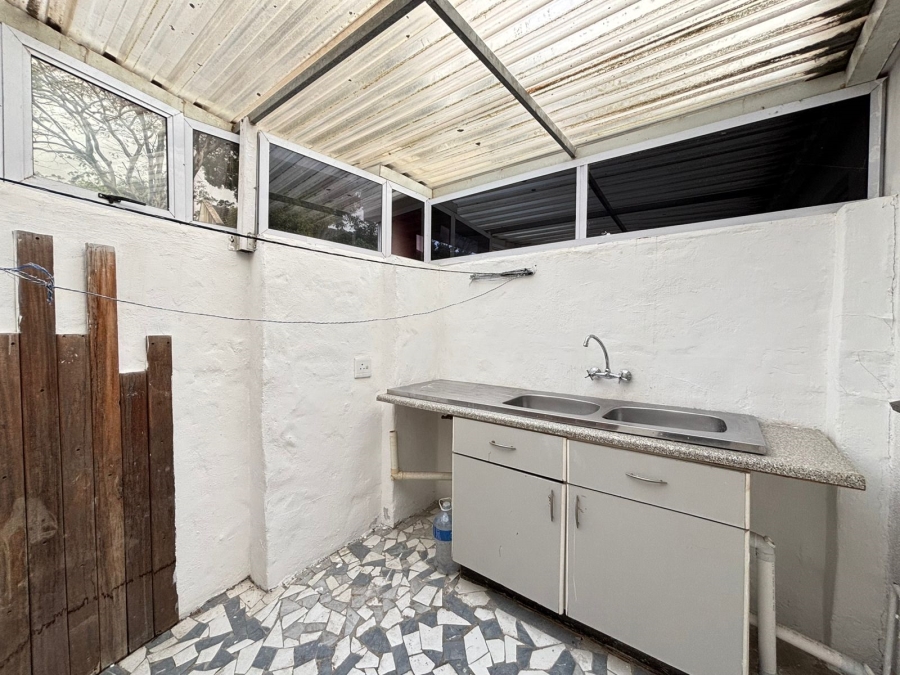 2 Bedroom Property for Sale in Sherwood KwaZulu-Natal