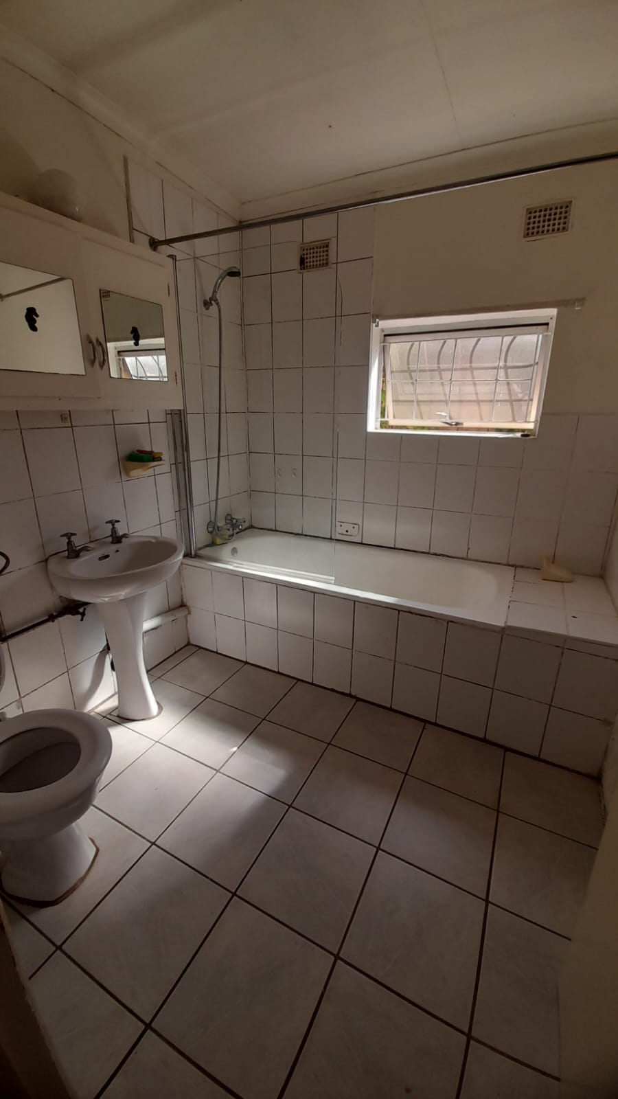 To Let 1 Bedroom Property for Rent in Boughton KwaZulu-Natal