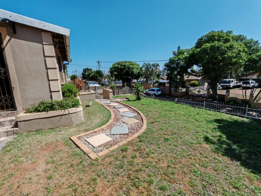4 Bedroom Property for Sale in Brighton Beach KwaZulu-Natal