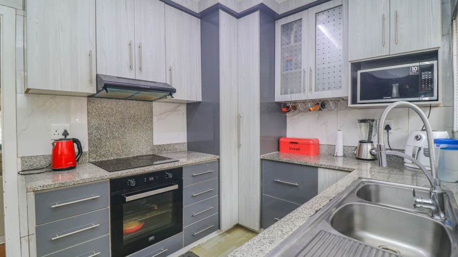 4 Bedroom Property for Sale in Brighton Beach KwaZulu-Natal