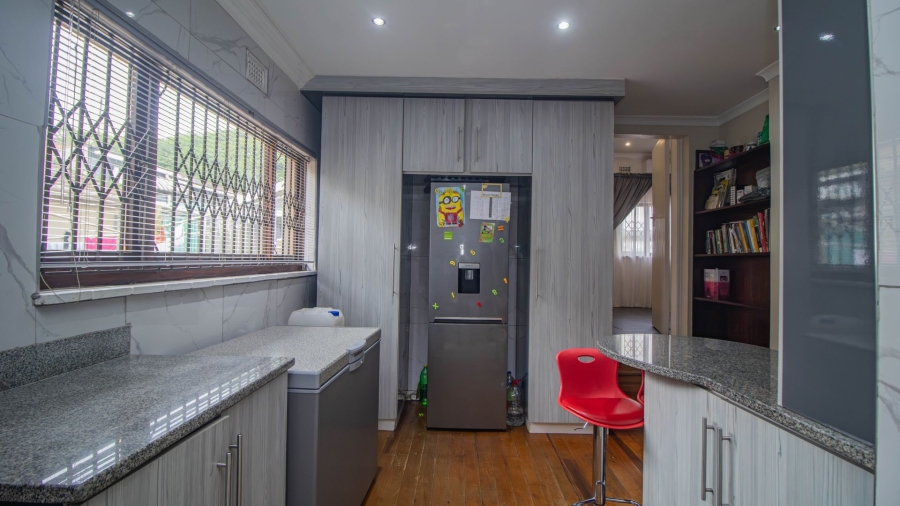 4 Bedroom Property for Sale in Brighton Beach KwaZulu-Natal