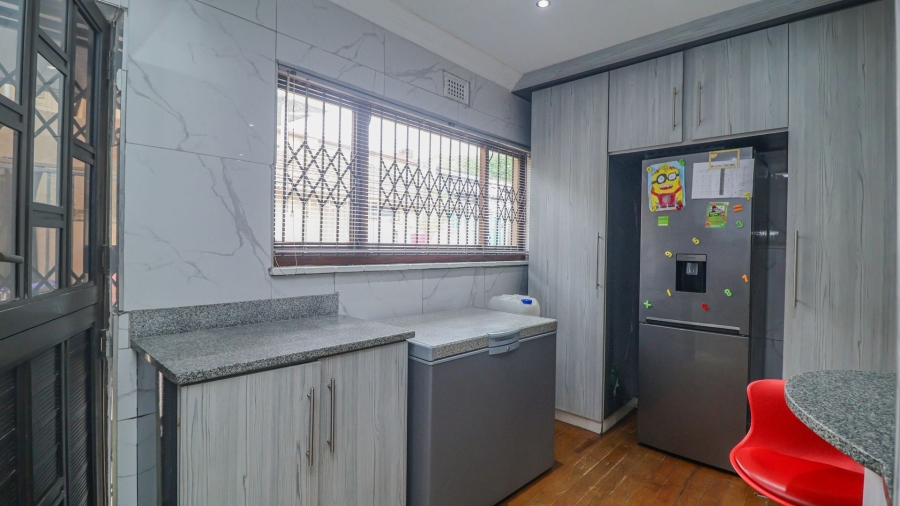 4 Bedroom Property for Sale in Brighton Beach KwaZulu-Natal