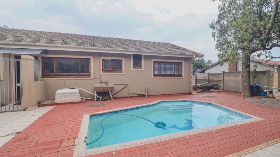 4 Bedroom Property for Sale in Brighton Beach KwaZulu-Natal