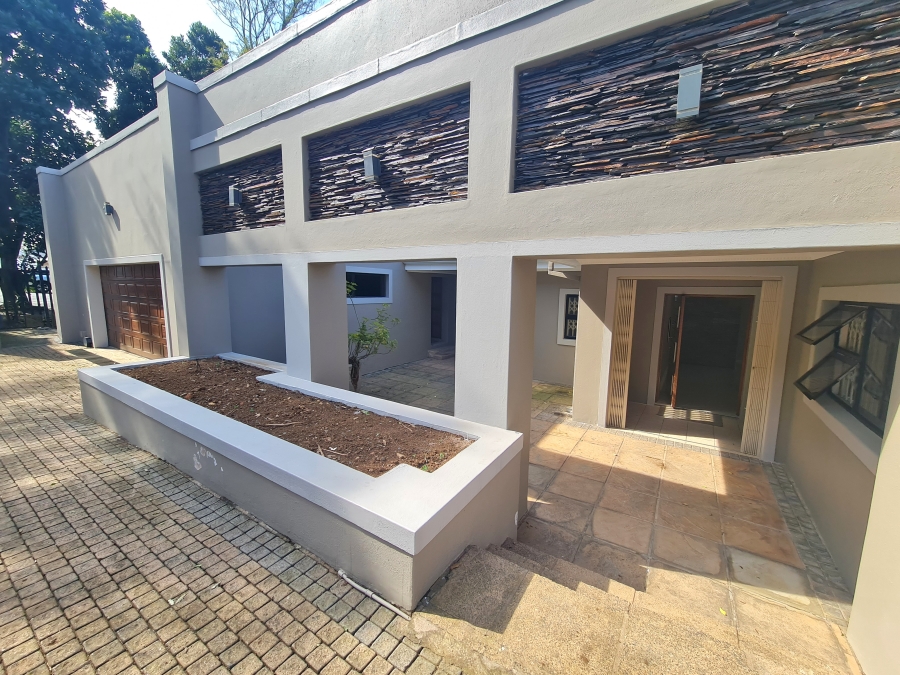 8 Bedroom Property for Sale in Montrose KwaZulu-Natal