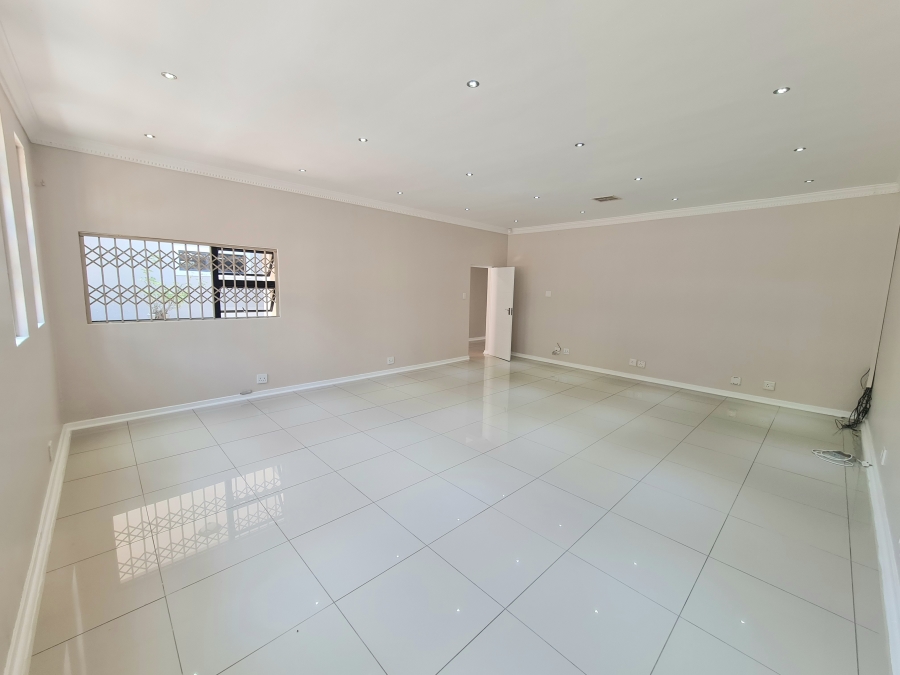 8 Bedroom Property for Sale in Montrose KwaZulu-Natal