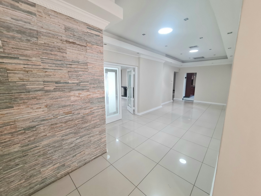 8 Bedroom Property for Sale in Montrose KwaZulu-Natal