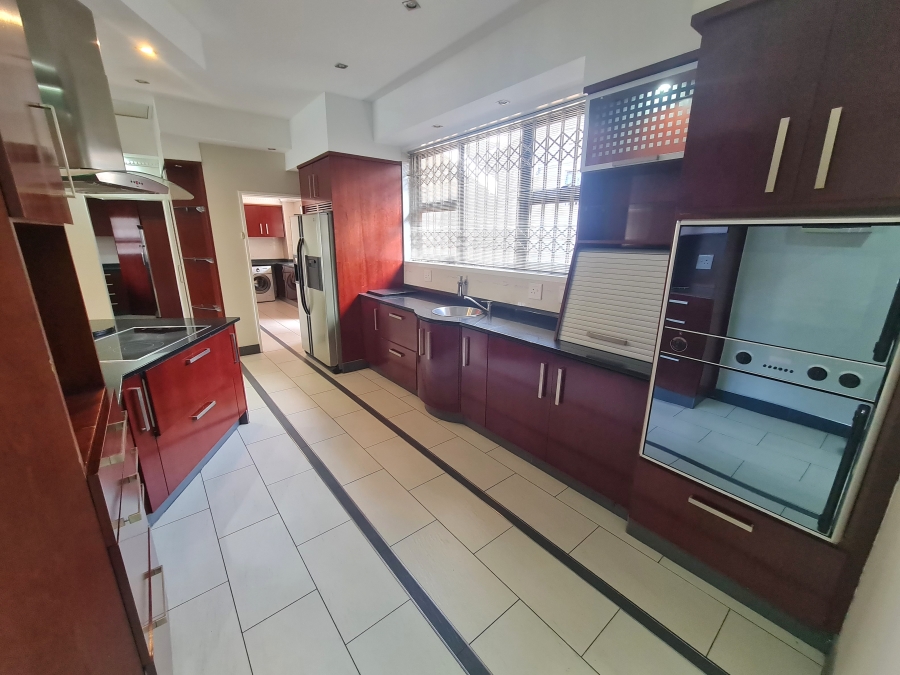 8 Bedroom Property for Sale in Montrose KwaZulu-Natal