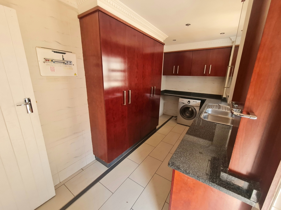 8 Bedroom Property for Sale in Montrose KwaZulu-Natal