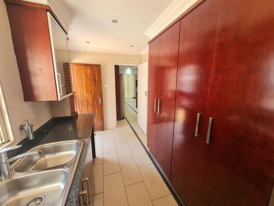 8 Bedroom Property for Sale in Montrose KwaZulu-Natal