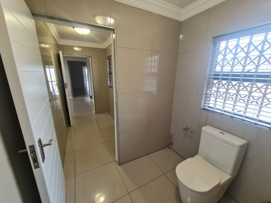 8 Bedroom Property for Sale in Montrose KwaZulu-Natal