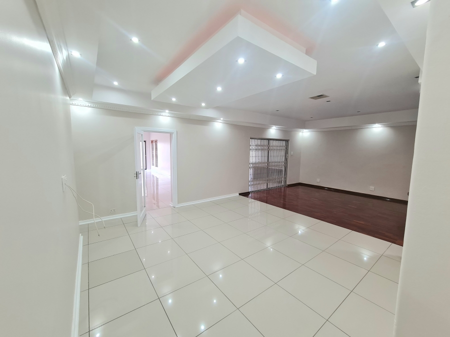 8 Bedroom Property for Sale in Montrose KwaZulu-Natal