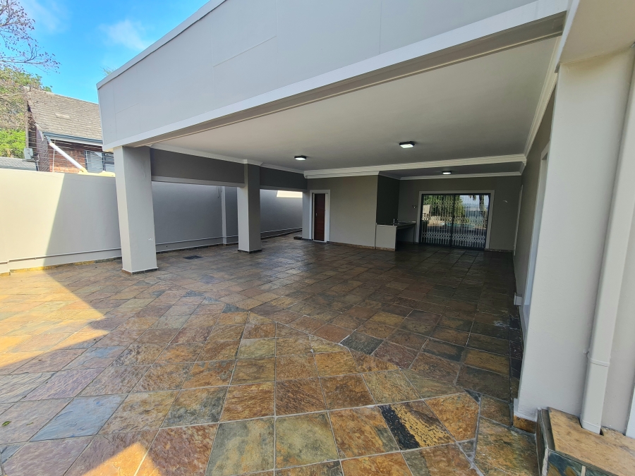 8 Bedroom Property for Sale in Montrose KwaZulu-Natal