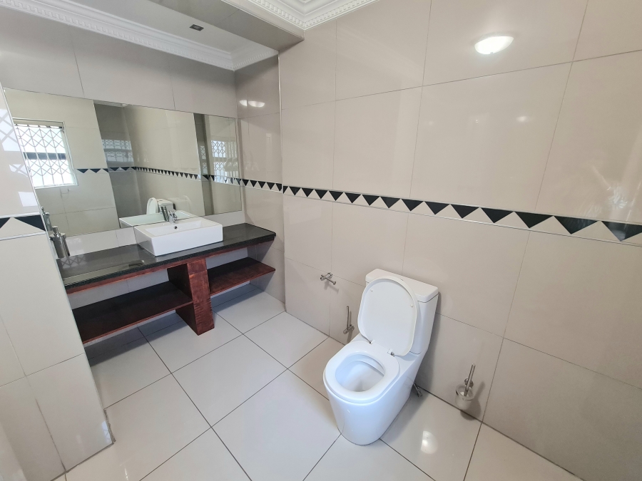 8 Bedroom Property for Sale in Montrose KwaZulu-Natal