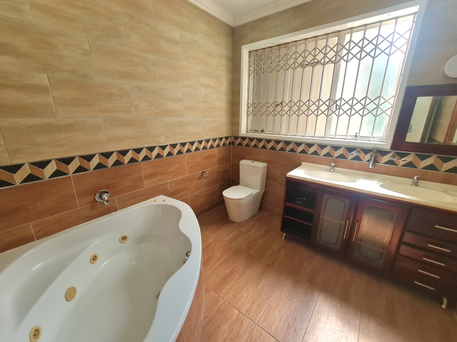 8 Bedroom Property for Sale in Montrose KwaZulu-Natal