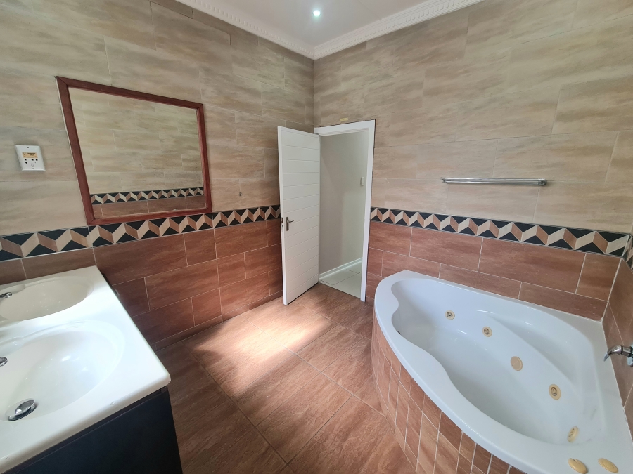 8 Bedroom Property for Sale in Montrose KwaZulu-Natal