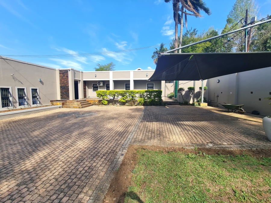 8 Bedroom Property for Sale in Montrose KwaZulu-Natal