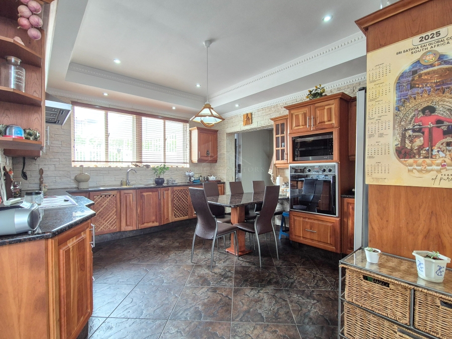 6 Bedroom Property for Sale in Sheffield Beach KwaZulu-Natal