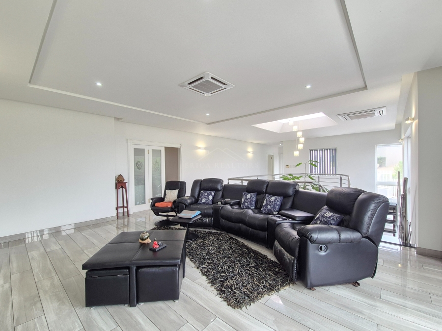 6 Bedroom Property for Sale in Sheffield Beach KwaZulu-Natal