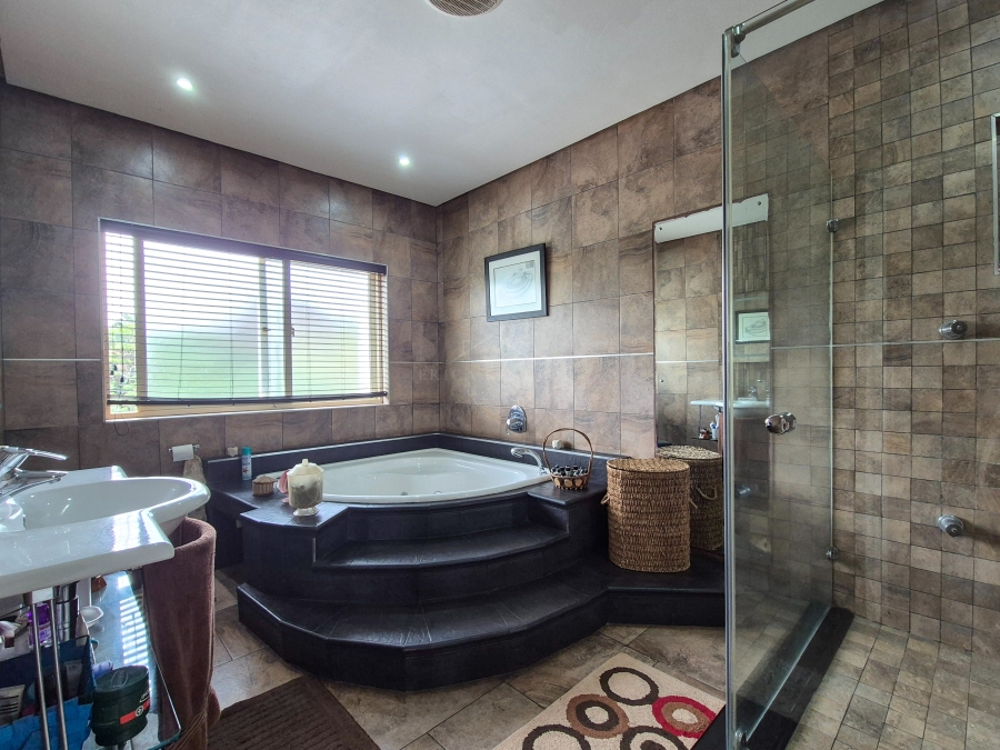 6 Bedroom Property for Sale in Sheffield Beach KwaZulu-Natal