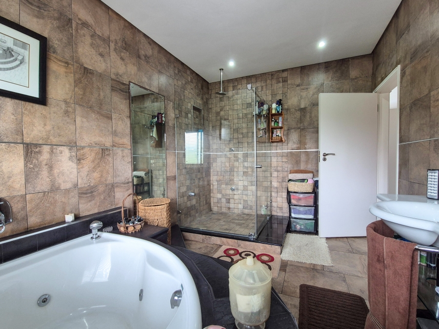 6 Bedroom Property for Sale in Sheffield Beach KwaZulu-Natal