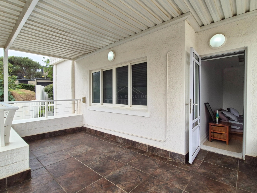 6 Bedroom Property for Sale in Sheffield Beach KwaZulu-Natal
