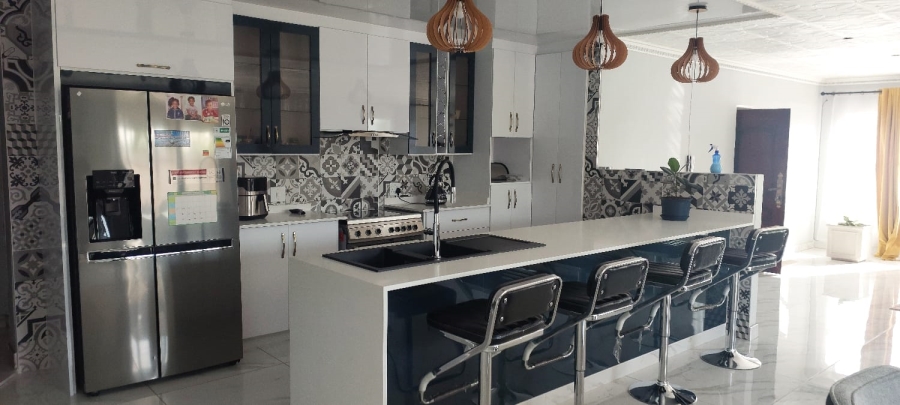 4 Bedroom Property for Sale in Sunset View KwaZulu-Natal
