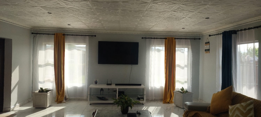 4 Bedroom Property for Sale in Sunset View KwaZulu-Natal