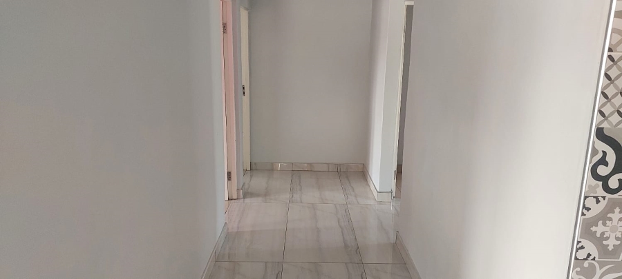 4 Bedroom Property for Sale in Sunset View KwaZulu-Natal