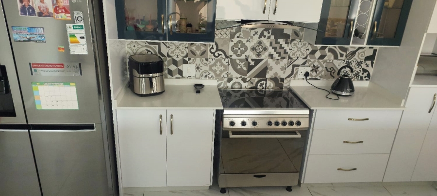 4 Bedroom Property for Sale in Sunset View KwaZulu-Natal