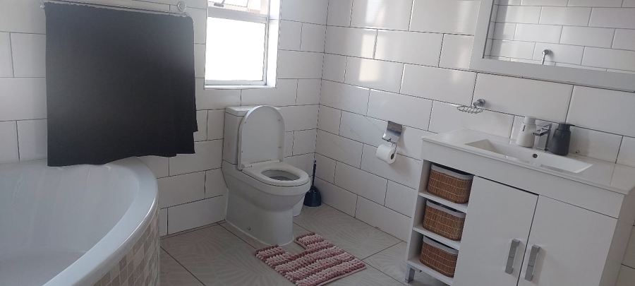 4 Bedroom Property for Sale in Sunset View KwaZulu-Natal