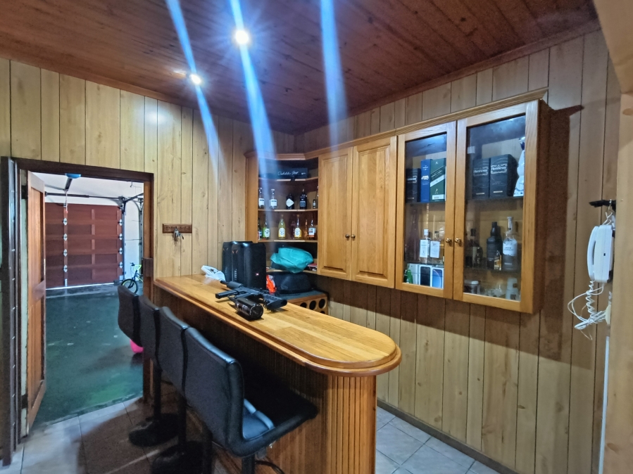 4 Bedroom Property for Sale in Meer En See KwaZulu-Natal