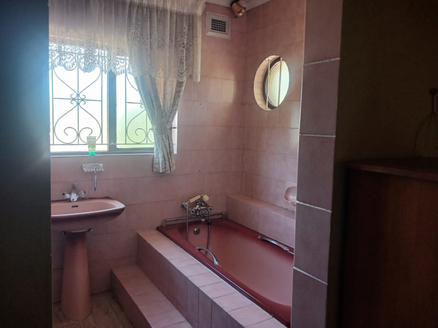 5 Bedroom Property for Sale in Stanger Manor KwaZulu-Natal