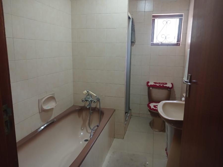 5 Bedroom Property for Sale in Stanger Manor KwaZulu-Natal