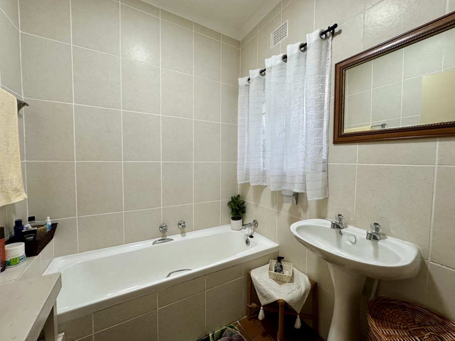 4 Bedroom Property for Sale in Meer En See KwaZulu-Natal
