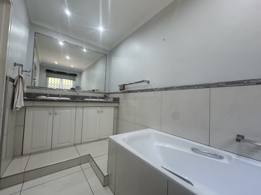 3 Bedroom Property for Sale in Gillitts KwaZulu-Natal