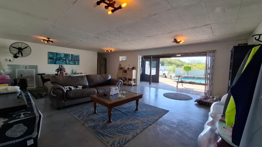 To Let 4 Bedroom Property for Rent in Blythedale KwaZulu-Natal